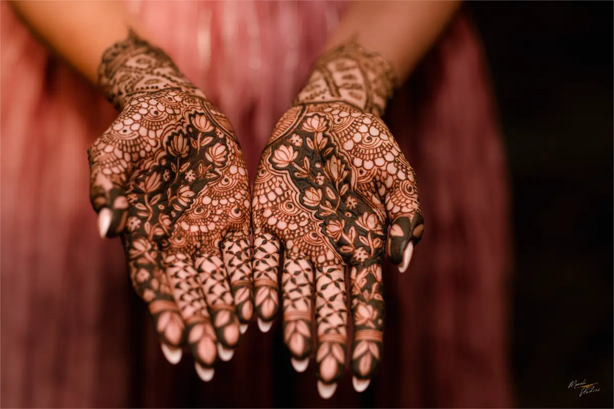 Henna, palms open