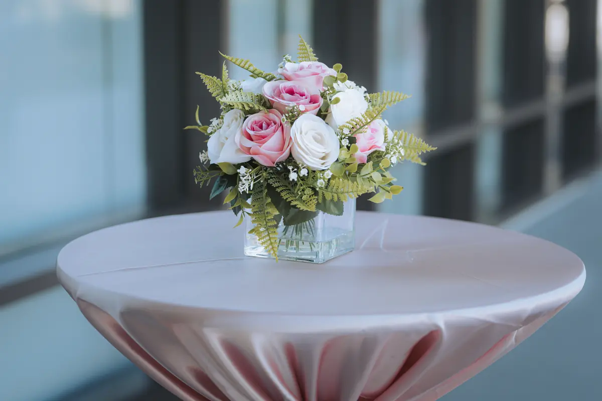 Roses on the table before the guests arrive